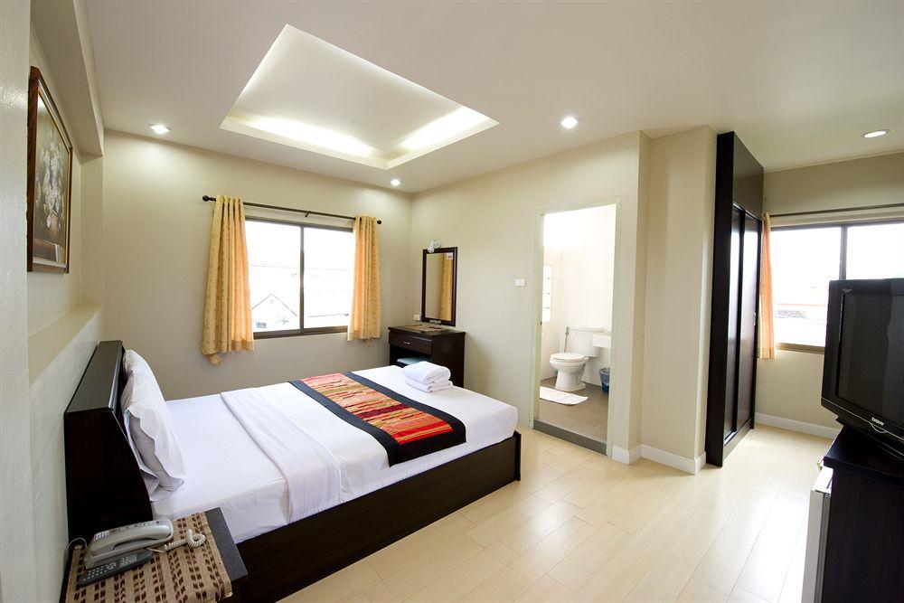 OYO 1096 Winner Inn Hotel Chiang Mai Eksteriør bilde