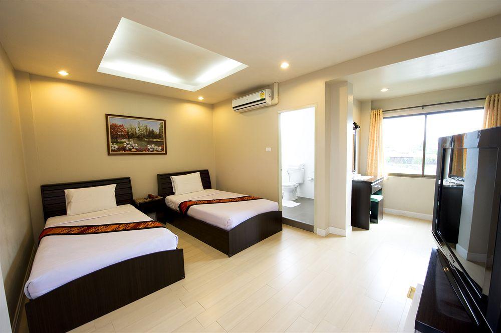 OYO 1096 Winner Inn Hotel Chiang Mai Eksteriør bilde