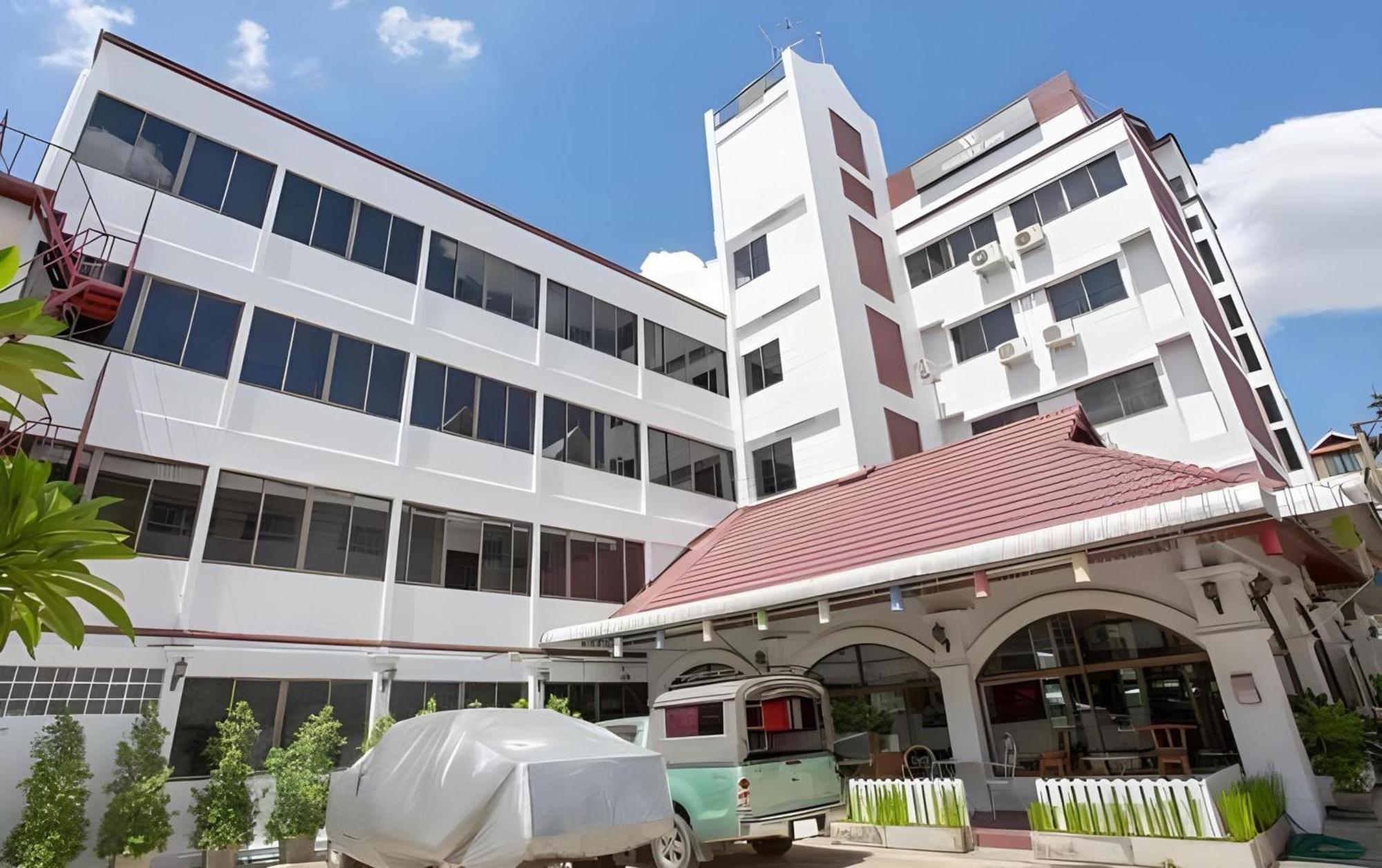 OYO 1096 Winner Inn Hotel Chiang Mai Eksteriør bilde
