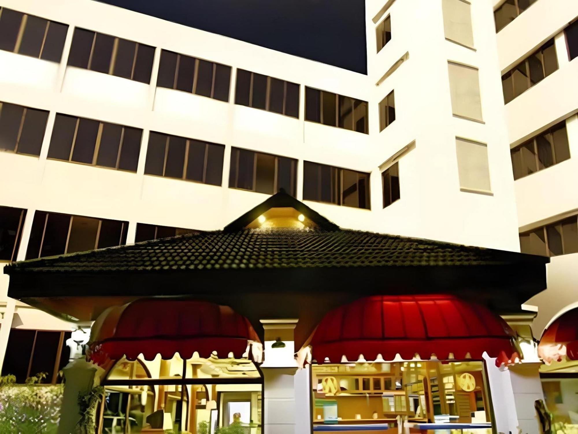 OYO 1096 Winner Inn Hotel Chiang Mai Eksteriør bilde