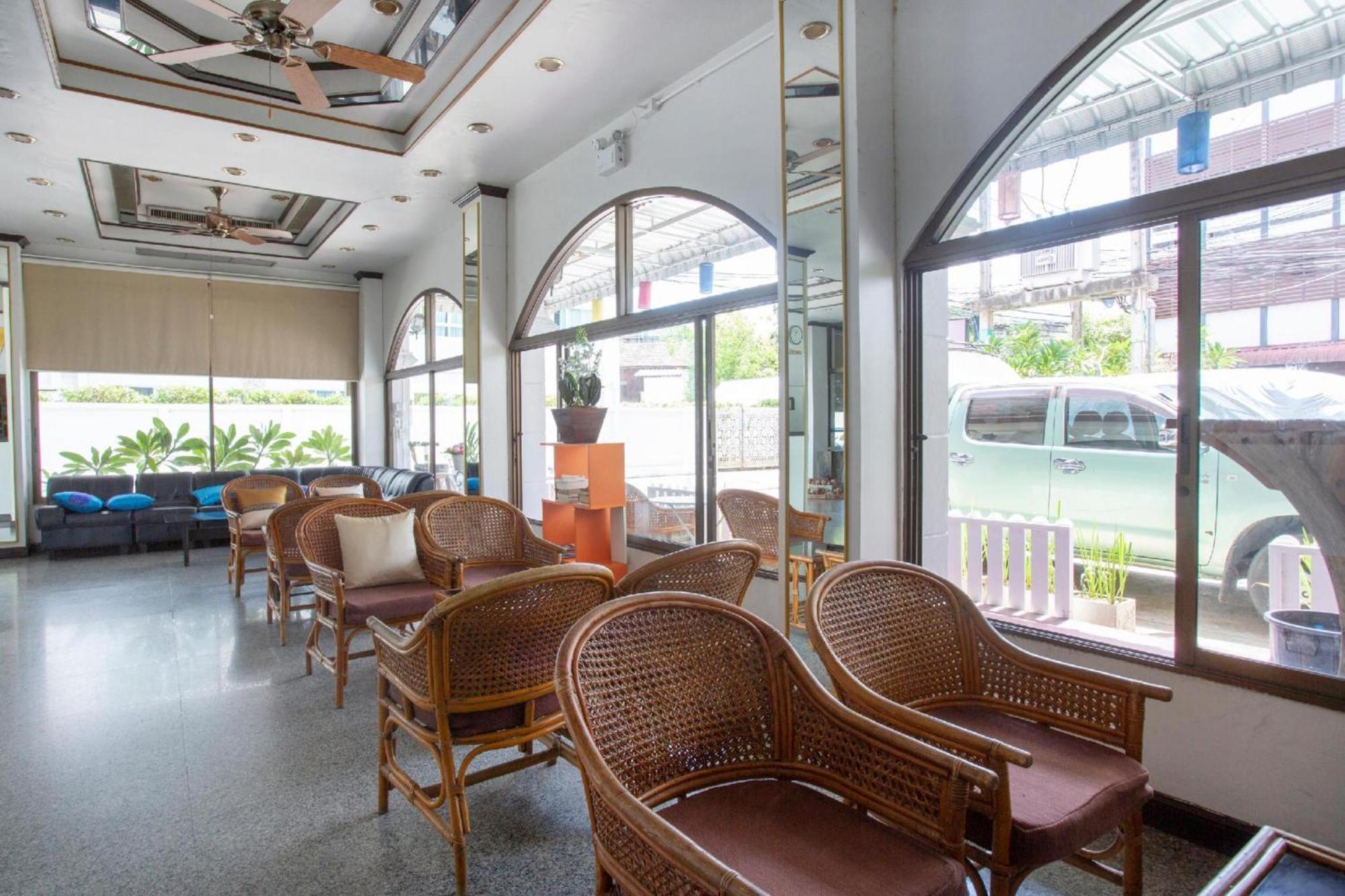 OYO 1096 Winner Inn Hotel Chiang Mai Eksteriør bilde