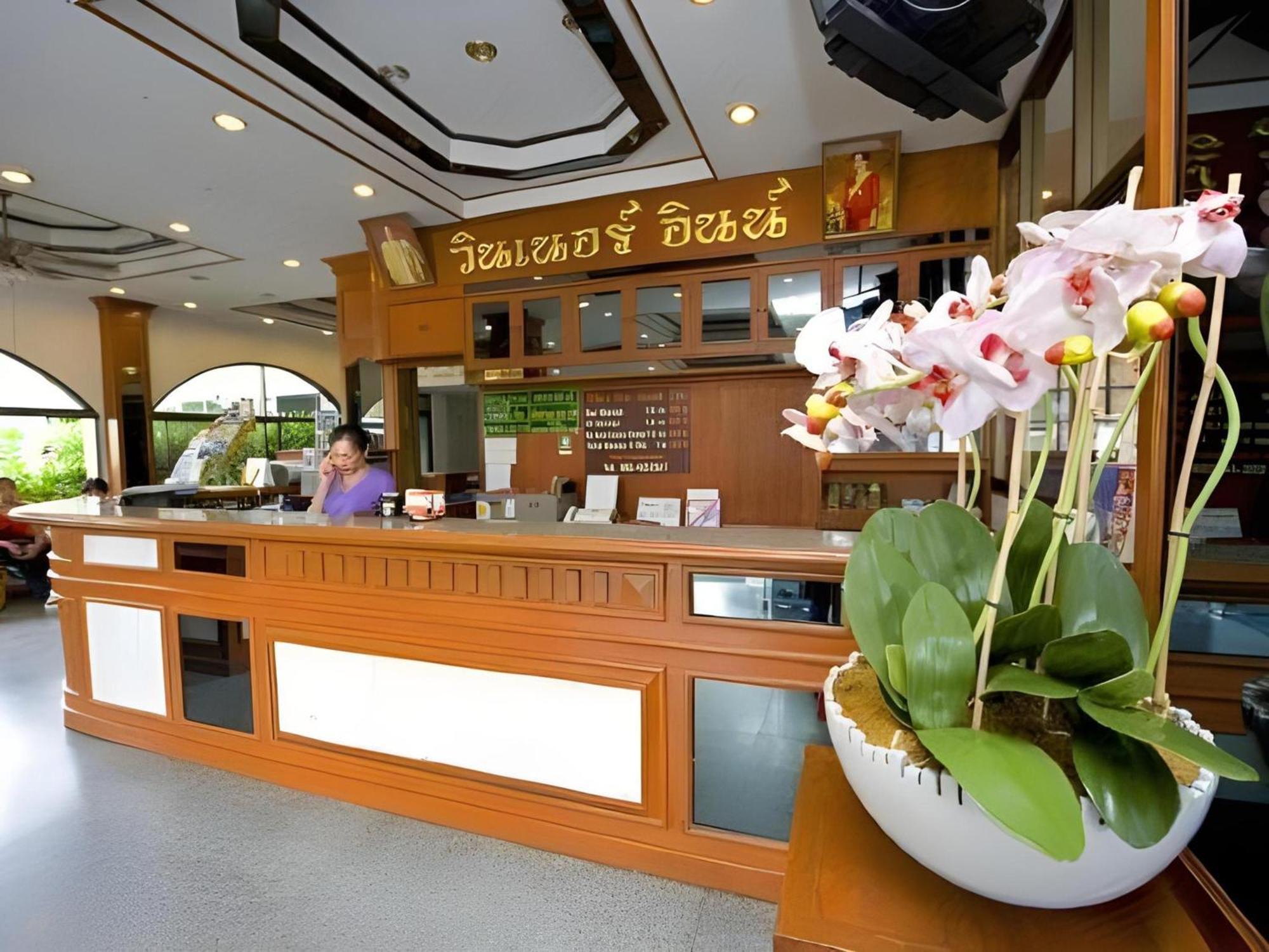 OYO 1096 Winner Inn Hotel Chiang Mai Eksteriør bilde
