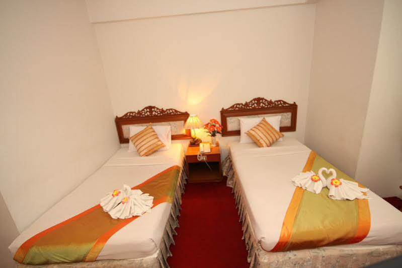 OYO 1096 Winner Inn Hotel Chiang Mai Eksteriør bilde