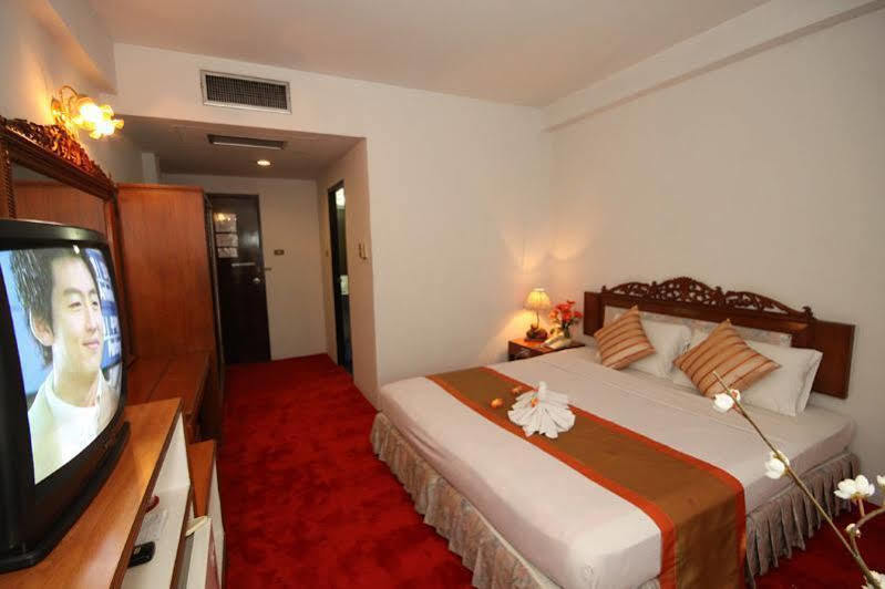 OYO 1096 Winner Inn Hotel Chiang Mai Eksteriør bilde